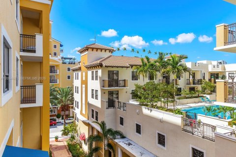 Condo in Miami, Florida, 2 bedrooms № 2070365 - photo 7