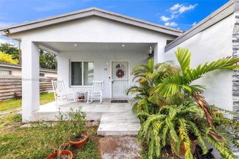 House in Homestead, Florida 3 bedrooms, 135.08 sq.m. № 1417832 - photo 2