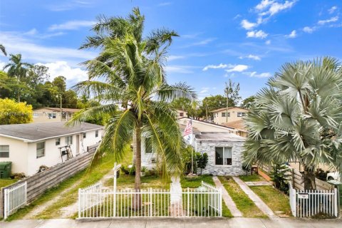 House in Homestead, Florida 3 bedrooms, 135.08 sq.m. № 1417832 - photo 4