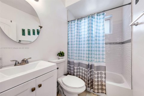 House in Homestead, Florida 3 bedrooms, 135.08 sq.m. № 1417832 - photo 18