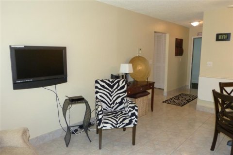 Copropriété à louer à Dunedin, Floride: 1 chambre, 62.24 m2 № 2122352 - photo 6