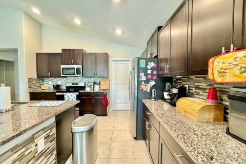 House in Ruskin, Florida 4 bedrooms, 226.59 sq.m. № 2197213 - photo 10