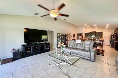House in Ruskin, Florida 4 bedrooms, 226.59 sq.m. № 2197213 - photo 16