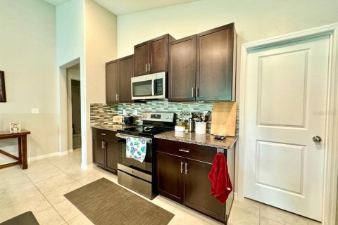 House in Ruskin, Florida 4 bedrooms, 226.59 sq.m. № 2197213 - photo 12