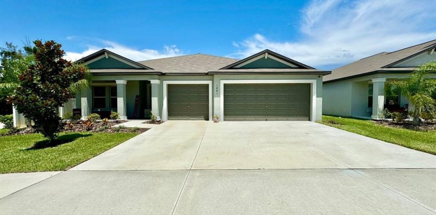 House in Ruskin, Florida 4 bedrooms, 226.59 sq.m. № 2197213
