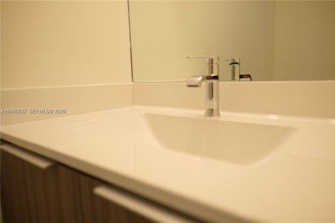 Снять в аренду кондоминиум в Дорал, Флорида 3 спальни, 122.17м2, № 2033845 - фото 10