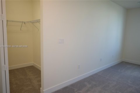 Снять в аренду кондоминиум в Дорал, Флорида 3 спальни, 122.17м2, № 2033845 - фото 13