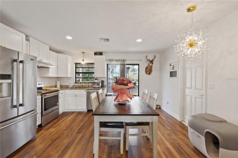 House in San Antonio, Florida 3 bedrooms, 100.15 sq.m. № 1915511 - photo 7
