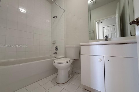 Купить таунхаус в Хомстед, Флорида 4 спальни, 154.31м2, № 2339895 - фото 12