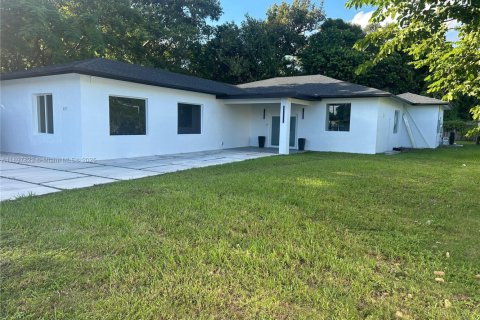 Villa ou maison à vendre à Miami, Floride: 5 chambres, 207.82 m2 № 1951122 - photo 4