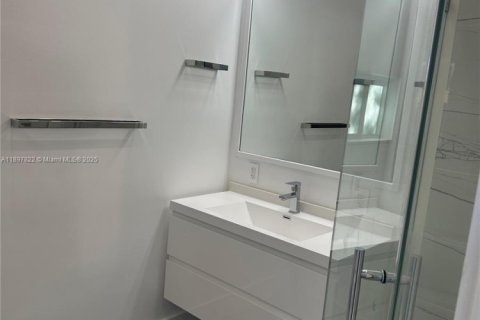 Villa ou maison à vendre à Miami, Floride: 5 chambres, 207.82 m2 № 1951122 - photo 6