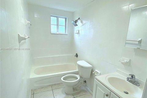 Condo in Miami, Florida, 2 bedrooms № 2368072 - photo 13
