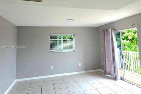Condo in Miami, Florida, 2 bedrooms № 2368072 - photo 8