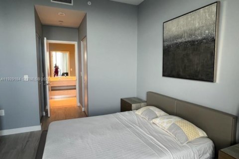 Condo in Miami, Florida, 1 bedroom № 1987559 - photo 19