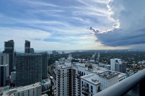 Condo in Miami, Florida, 1 bedroom № 1987559 - photo 9