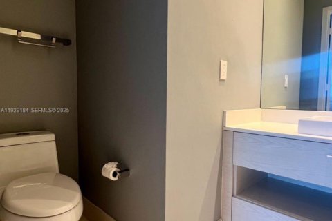Condo in Miami, Florida, 1 bedroom № 1987559 - photo 14