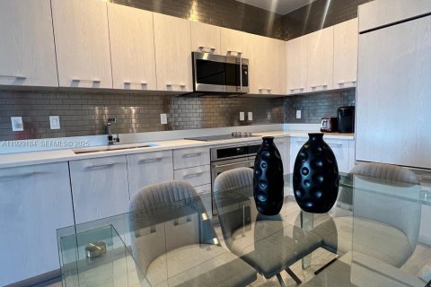 Condo in Miami, Florida, 1 bedroom № 1987559 - photo 18