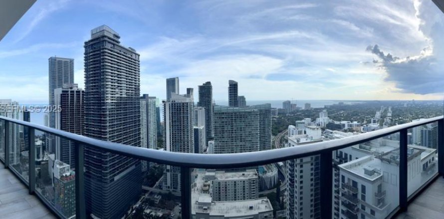 Condo in Miami, Florida, 1 bedroom № 1987559