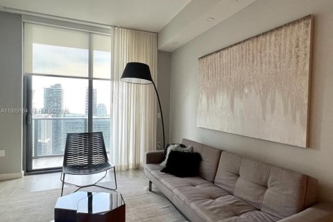 Condo in Miami, Florida, 1 bedroom № 1987559 - photo 11