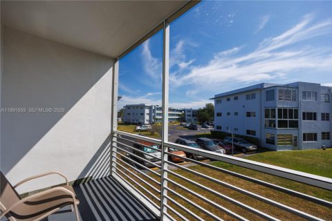 Condo in Hollywood, Florida, 1 bedroom  № 2052511 - photo 17