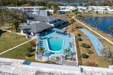 Condo in Hollywood, Florida, 1 bedroom  № 2052511 - photo 29