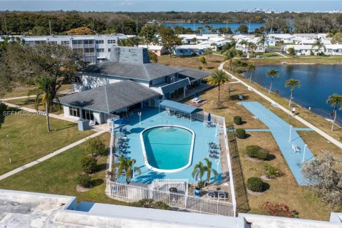 Condo in Hollywood, Florida, 1 bedroom  № 2052511 - photo 28