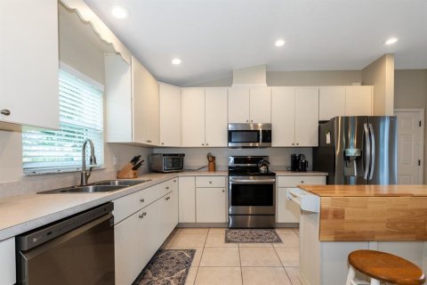Casa en venta en Leesburg, Florida, 3 dormitorios, 187.94 m2 № 1905474 - foto 9