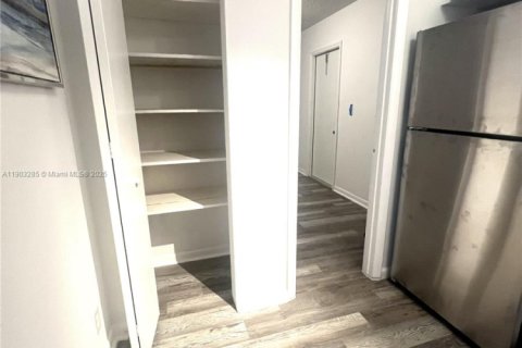 Casa en venta en Deerfield Beach, Florida, 3 dormitorios, 102.19 m2 № 1967077 - foto 4