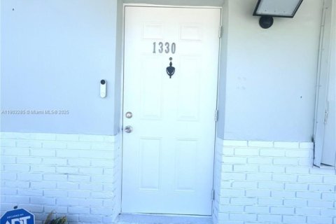 Casa en venta en Deerfield Beach, Florida, 3 dormitorios, 102.19 m2 № 1967077 - foto 19