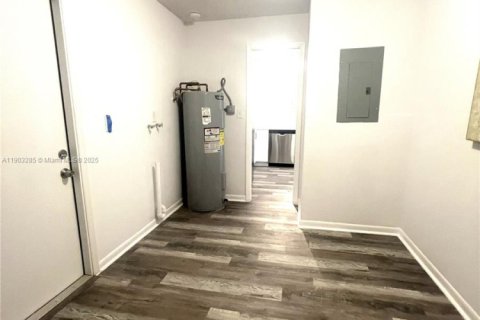 Casa en venta en Deerfield Beach, Florida, 3 dormitorios, 102.19 m2 № 1967077 - foto 7