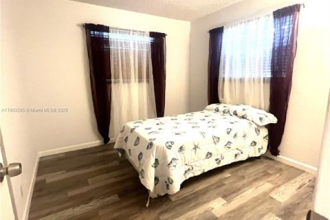 Casa en venta en Deerfield Beach, Florida, 3 dormitorios, 102.19 m2 № 1967077 - foto 14