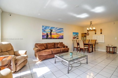 Copropriété à vendre à Hallandale Beach, Floride: 1 chambre, 99.5 m2 № 2089264 - photo 3
