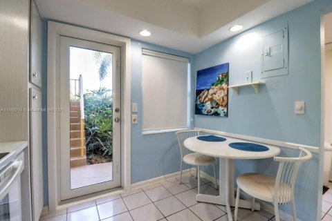 Copropriété à vendre à Hallandale Beach, Floride: 1 chambre, 99.5 m2 № 2089264 - photo 7