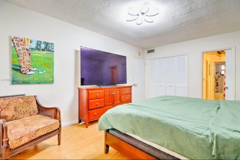 Copropriété à vendre à Hallandale Beach, Floride: 1 chambre, 99.5 m2 № 2089264 - photo 13