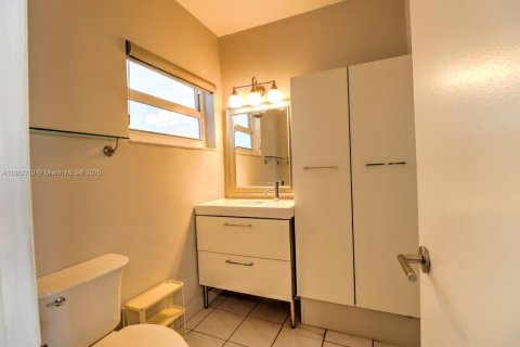 Copropriété à vendre à Hallandale Beach, Floride: 1 chambre, 99.5 m2 № 2089264 - photo 11