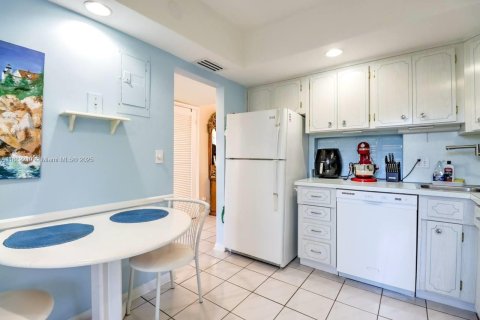 Copropriété à vendre à Hallandale Beach, Floride: 1 chambre, 99.5 m2 № 2089264 - photo 6