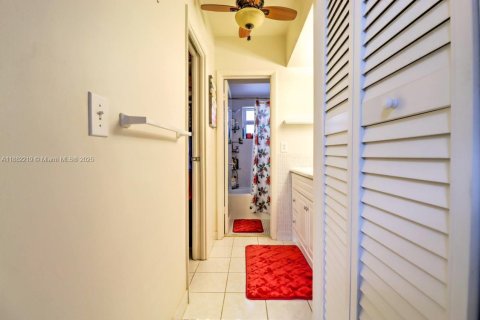 Copropriété à vendre à Hallandale Beach, Floride: 1 chambre, 99.5 m2 № 2089264 - photo 14