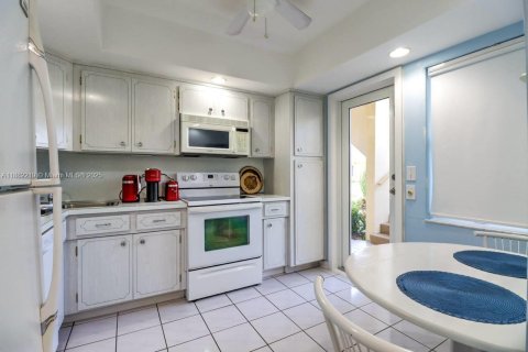 Copropriété à vendre à Hallandale Beach, Floride: 1 chambre, 99.5 m2 № 2089264 - photo 8