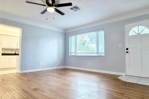 Villa ou maison à louer à Saint Petersburg, Floride: 3 chambres, 112.41 m2 № 2431710 - photo 12