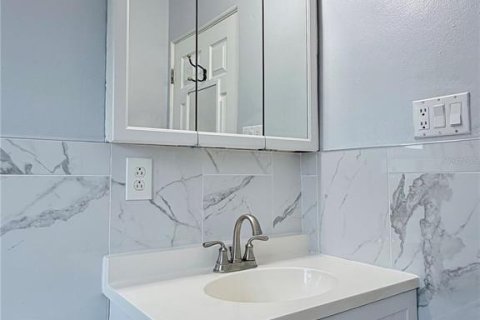 Villa ou maison à louer à Saint Petersburg, Floride: 3 chambres, 112.41 m2 № 2431710 - photo 6
