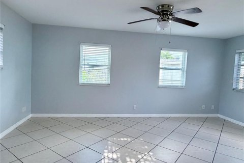Villa ou maison à louer à Saint Petersburg, Floride: 3 chambres, 112.41 m2 № 2431710 - photo 14