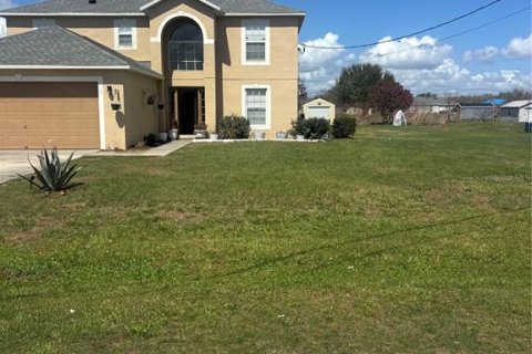 House in Winter Haven, Florida 4 bedrooms, 208.29 sq.m. № 2166102 - photo 2