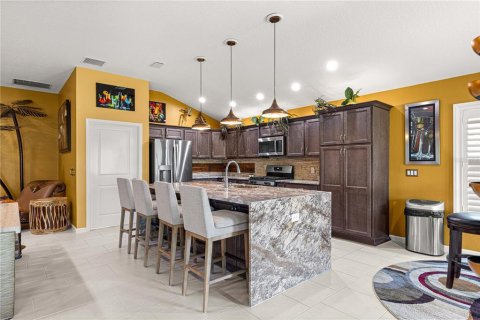 House in The Villages, Florida 3 bedrooms, 178.19 sq.m. № 1677999 - photo 18