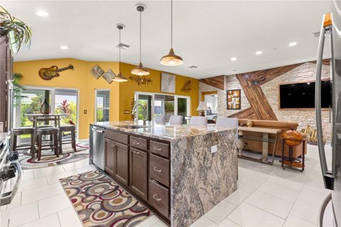 House in The Villages, Florida 3 bedrooms, 178.19 sq.m. № 1677999 - photo 23