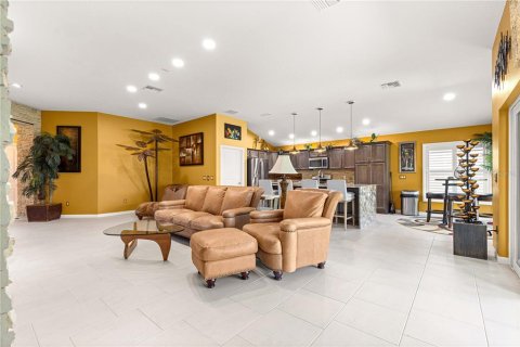 House in The Villages, Florida 3 bedrooms, 178.19 sq.m. № 1677999 - photo 29
