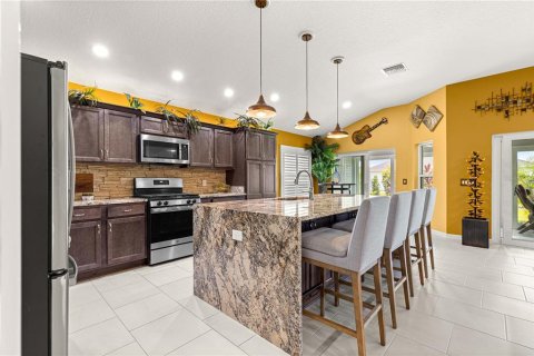 House in The Villages, Florida 3 bedrooms, 178.19 sq.m. № 1677999 - photo 22