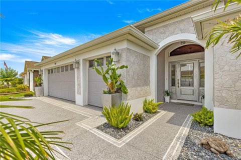 House in The Villages, Florida 3 bedrooms, 178.19 sq.m. № 1677999 - photo 2