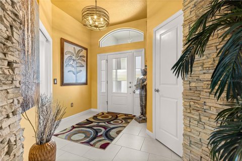 House in The Villages, Florida 3 bedrooms, 178.19 sq.m. № 1677999 - photo 15