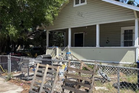 House in Tampa, Florida 3 bedrooms, 84.73 sq.m. № 1900809 - photo 2