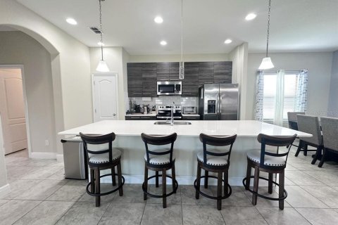 House in Haines City, Florida 4 bedrooms, 235.69 sq.m. № 2211938 - photo 5